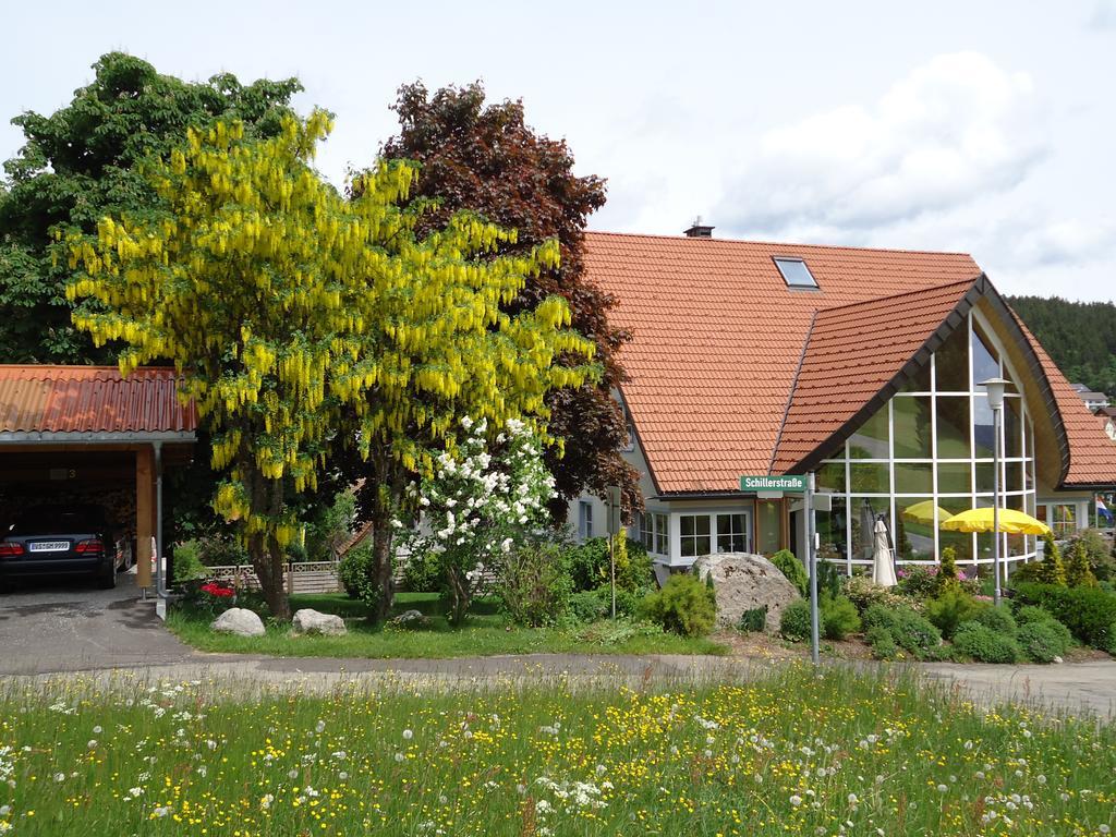 席勒伯格酒店 Schonach im Schwarzwald 客房 照片